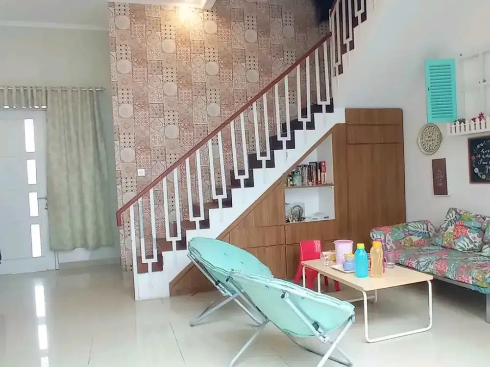Rumah Murah Nyaman 2 Lantai Private Pool di Komplek Green Asri, Margahayu Permai