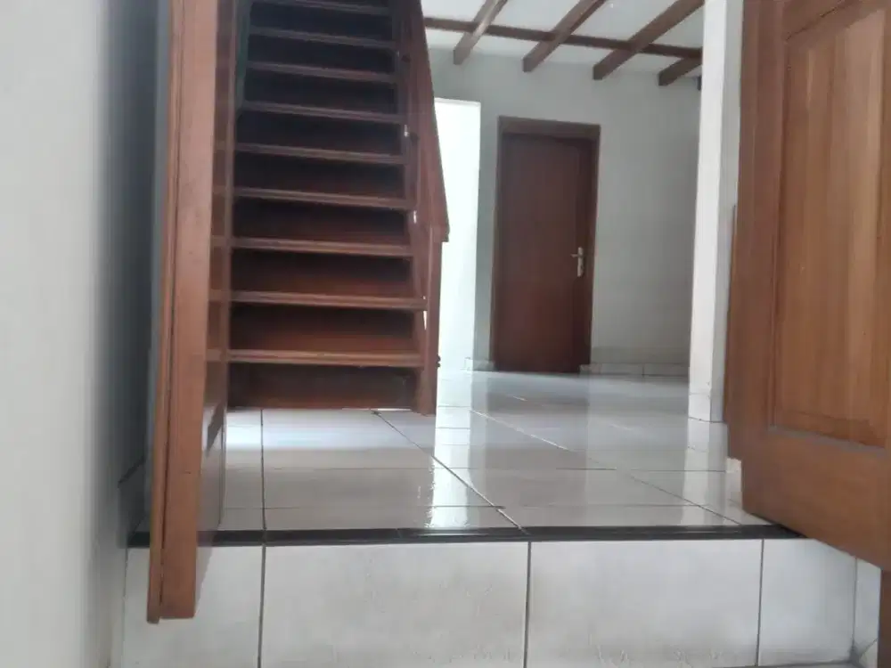 Rumah Kost 2 Lantai Lokasi Premium di Sukaluyu Surapati