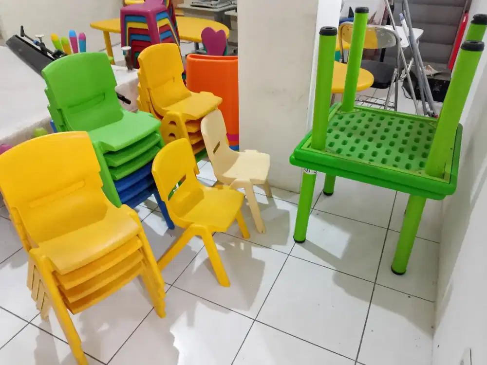 Dijual kursi meja lemari bekas harga damai