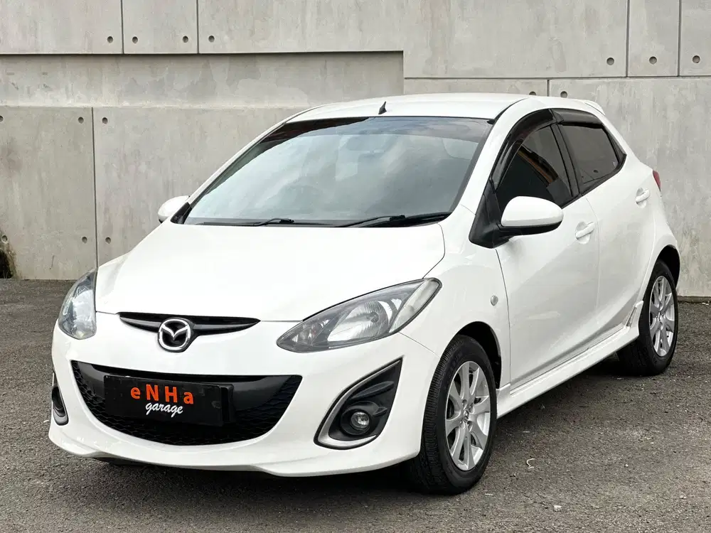 Dp 13JT.. Mazda2 R 1.5 Automatic 2011.. eNHa garage Semarang..
