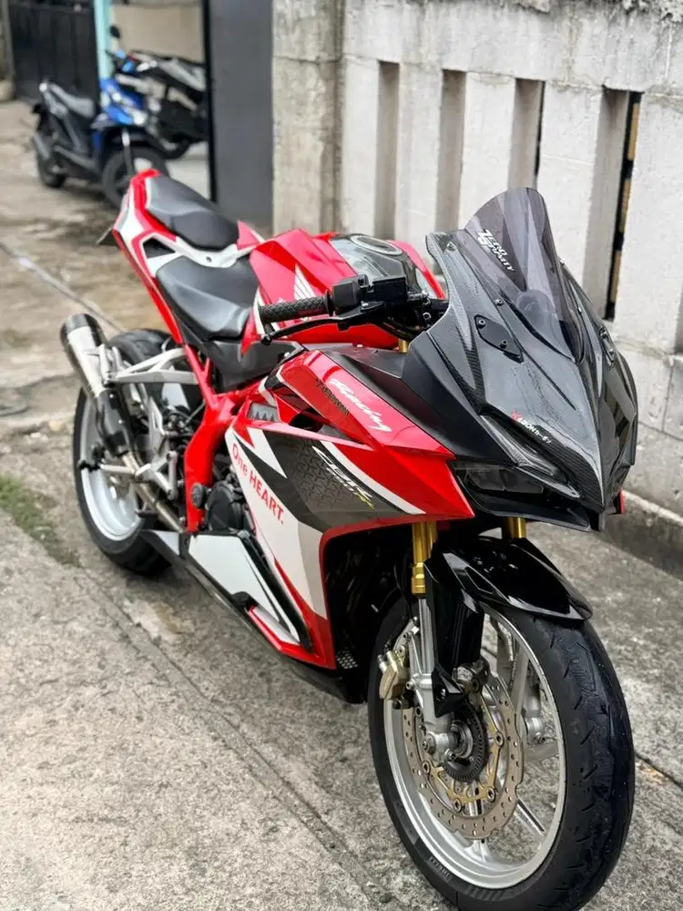 Bissmillah mau di jual aja CBR 250RR ABS Tahun 2017 pajak hidup