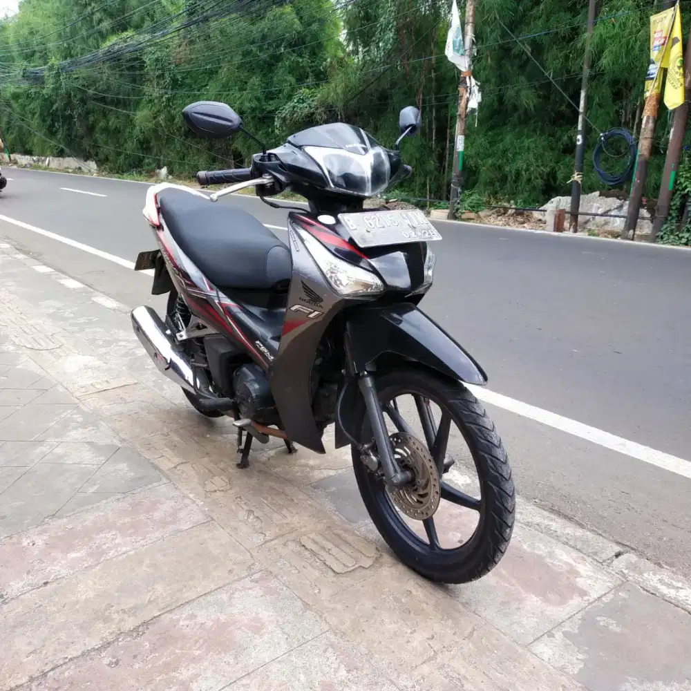 Honda Supra Helm In 2013 Mesin Alus lengkap Bagus
