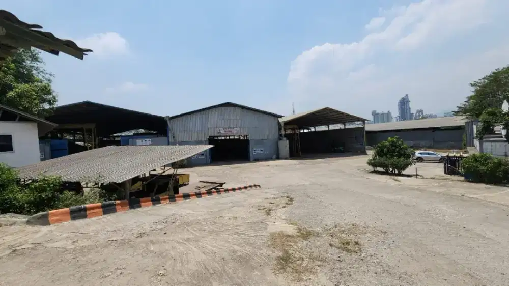 Gudang ex karoseri, Citeureup gunung putri kab Bogor