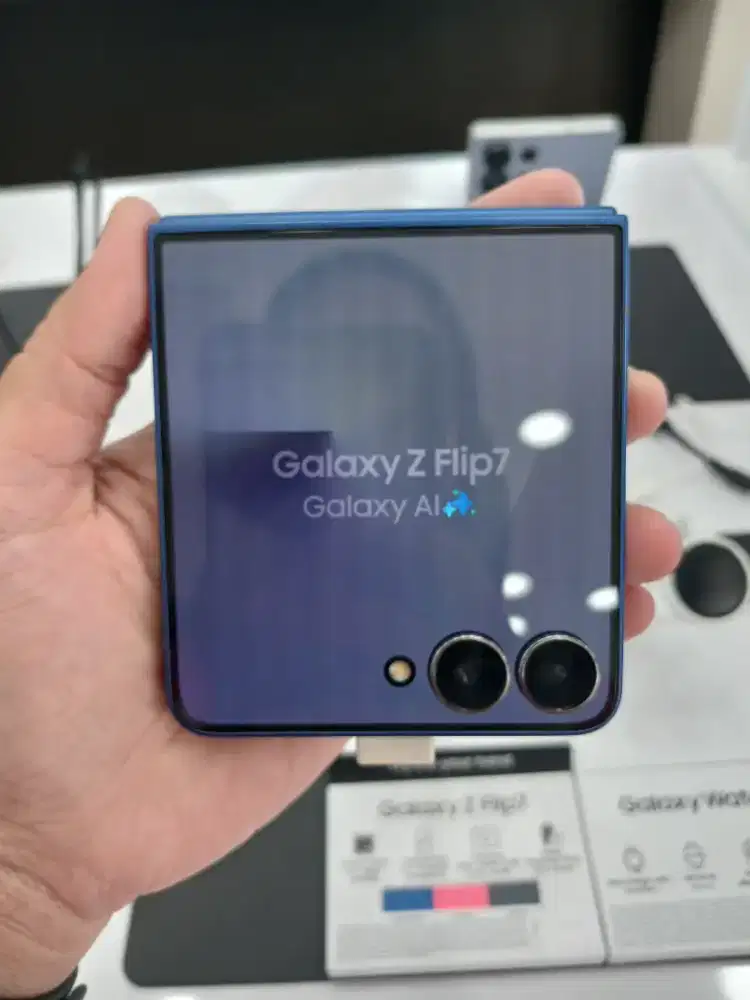 Samsung Galaxy Z Flip 7