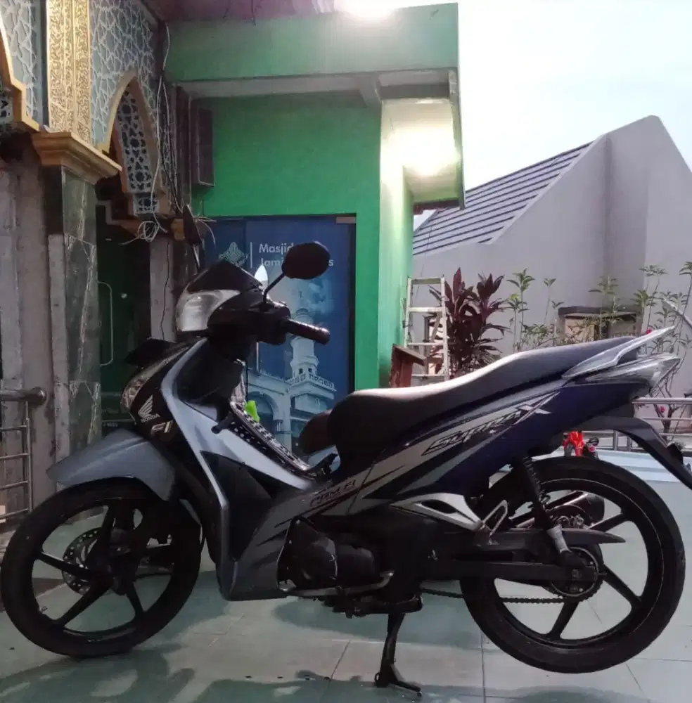 HONDA SUPRA X 2011