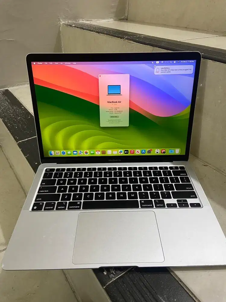 Macbook Air M1 8/256 GB SILVER