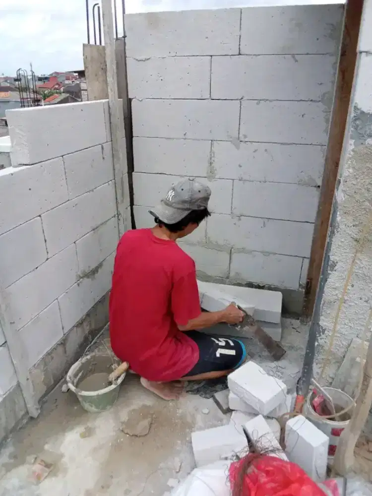 Tukang harian dan borongan