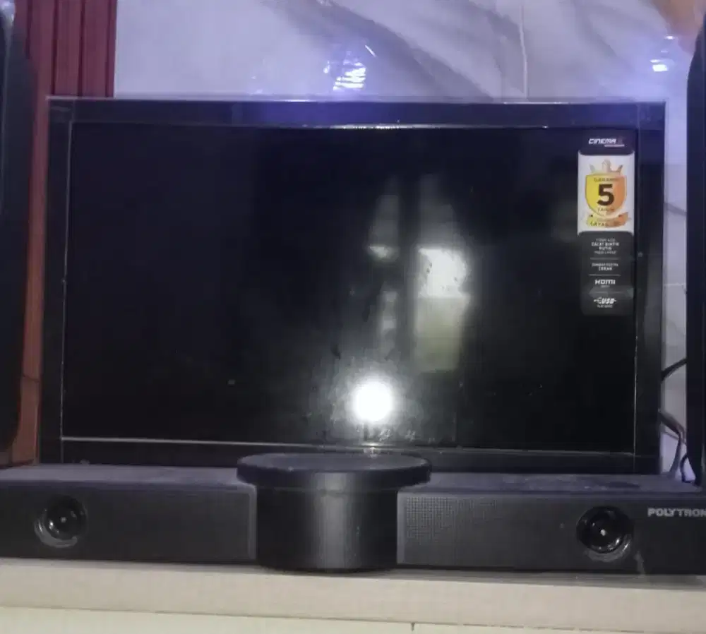 Tv 24 in sharp sudah dengan speakernya