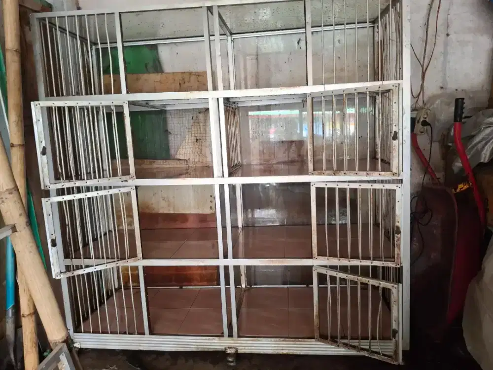 Kandang kucing 8 pintu pakai sekat murah