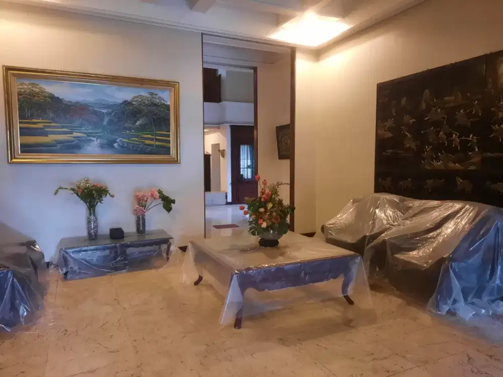 Rumah di Kawasan Menteng - Jakarta Pusat dengan Lingkungan yang Tenang dan Nyaman