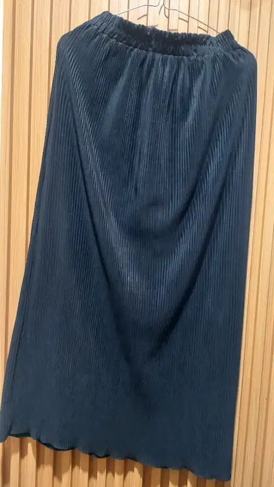 Preloved Rok Celana Wanita