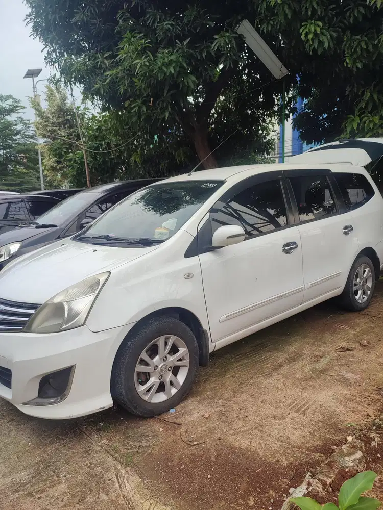 Nissan Grand livina 2013 Bensin