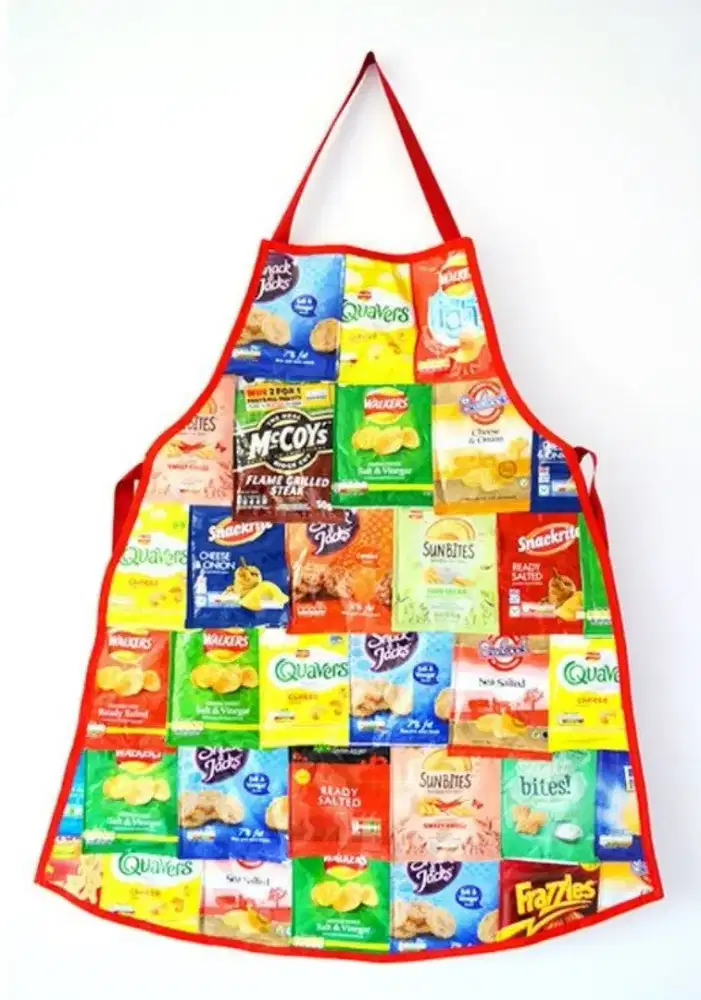 Apron yang terbuat dari bungkus keripik