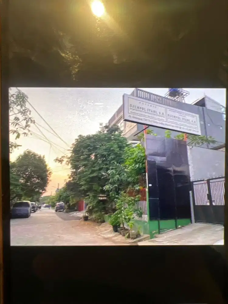 Di cari asisten admin