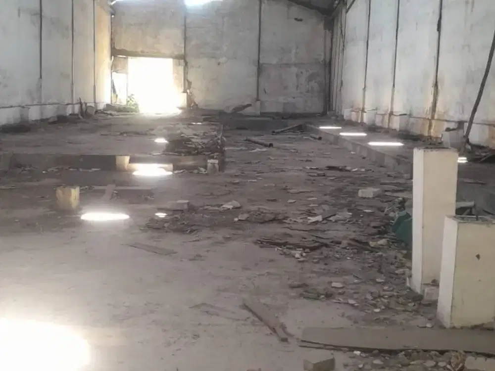 GUDANG MARGOMULYO BEBAS BANJIR, STRATEGIS