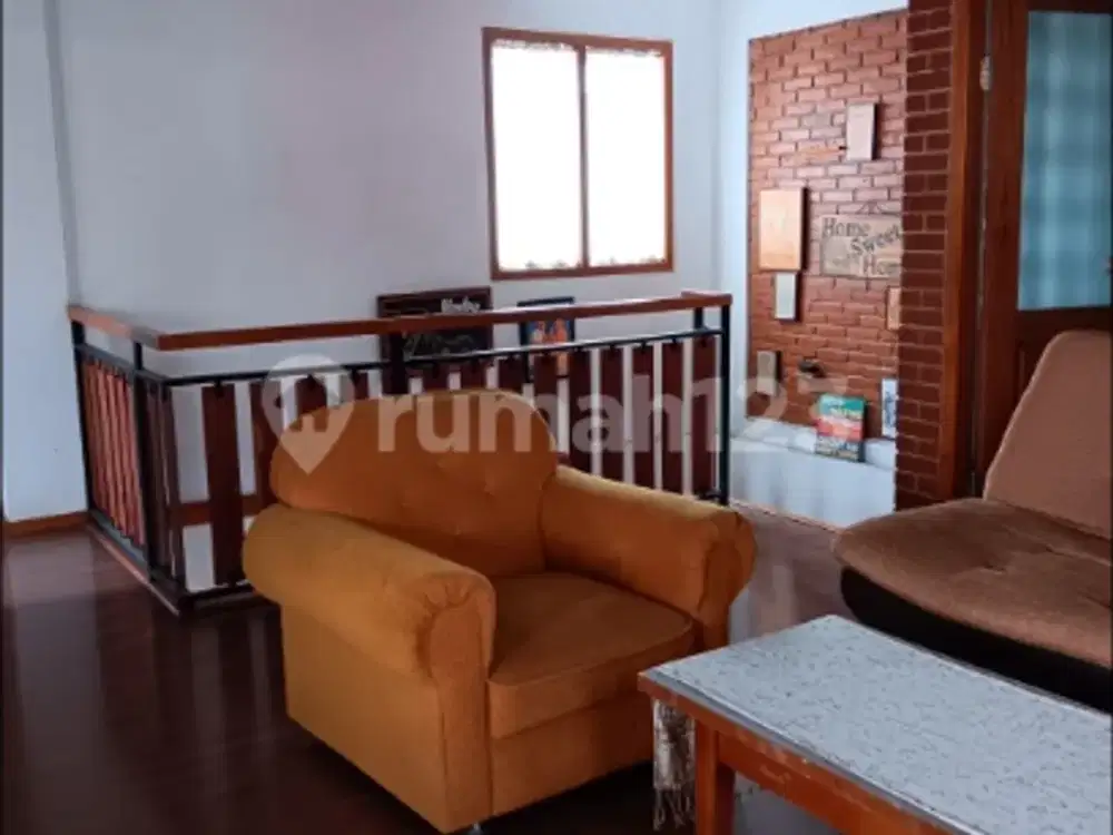 Dijual Rumah 2 Lantai Komplek Setiabudi Regency. Bandung Utara. Ada Halaman Belakang Dan Samping. Udara Sejuk