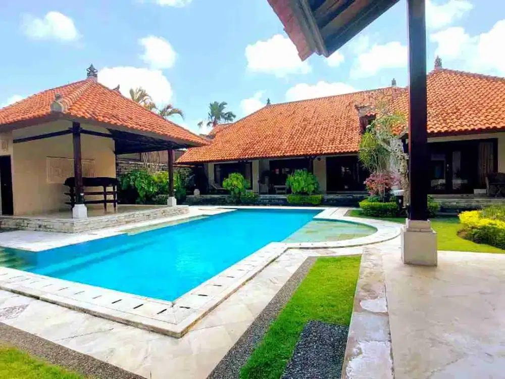 villa nusa dua mumbu,l villa luas cluster one gate