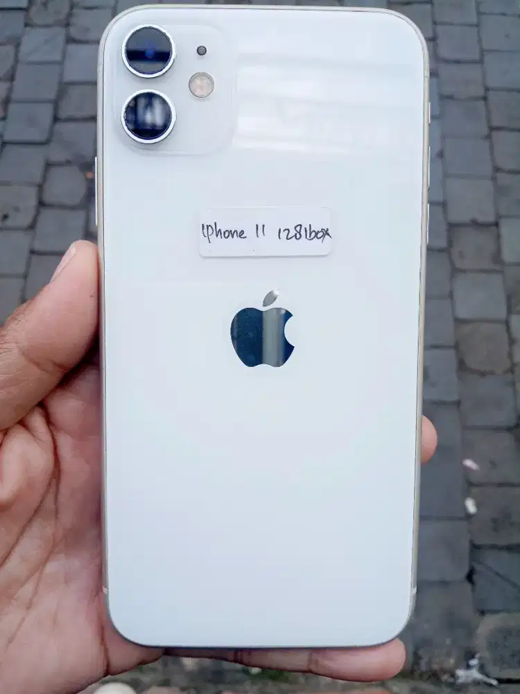 iPhone 11 128gb ibox