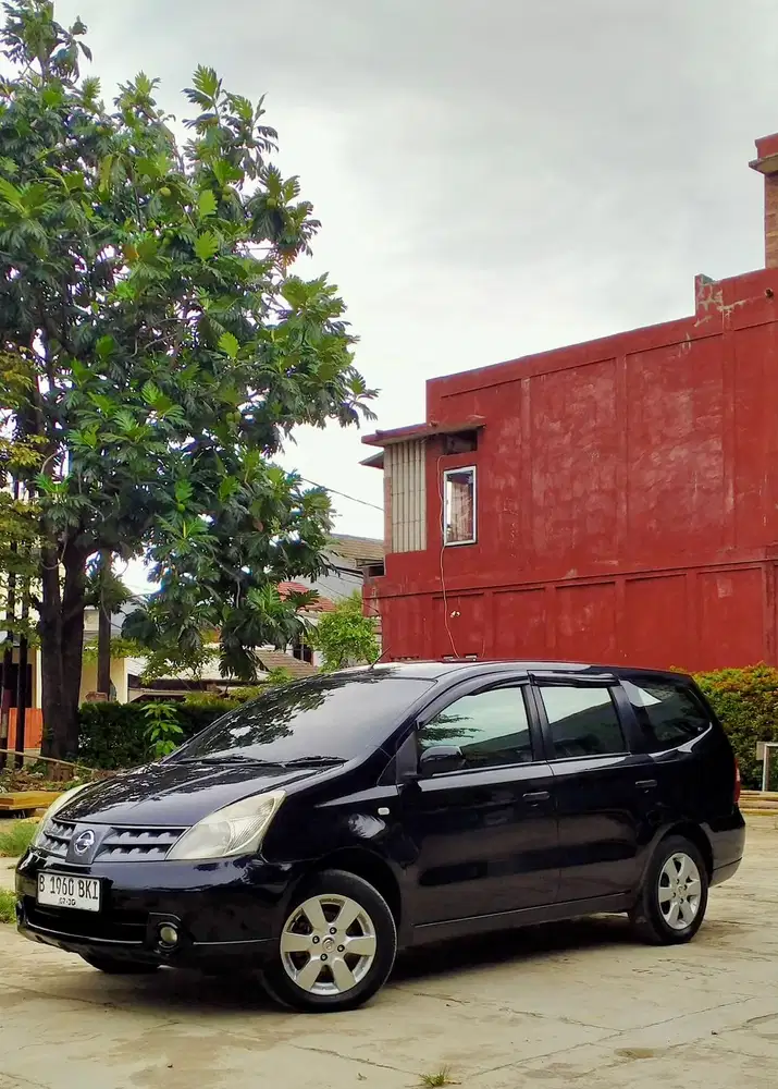 Nissan Grand livina 2010 Bensin