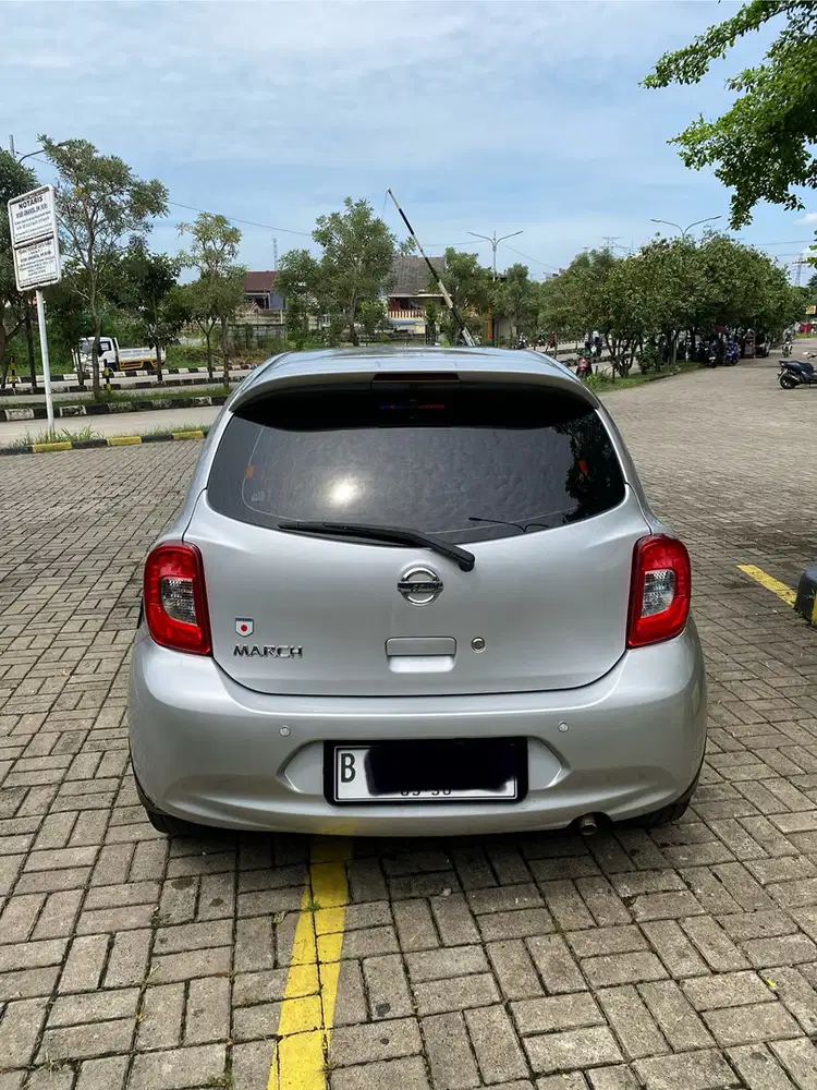 Nissan March 2015 Bensin