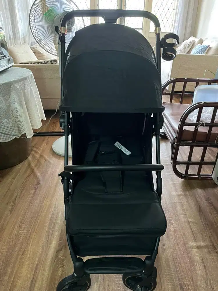 Jual stroller bayi 1x pemakaian merk basic baby bisa 2 arah