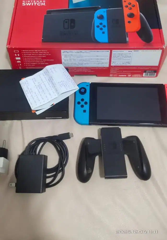 Nintendo Switch (kardus lengkap)