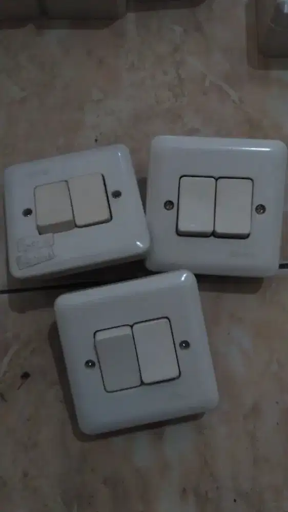 Stop kontak ib campur broco 23 pcs