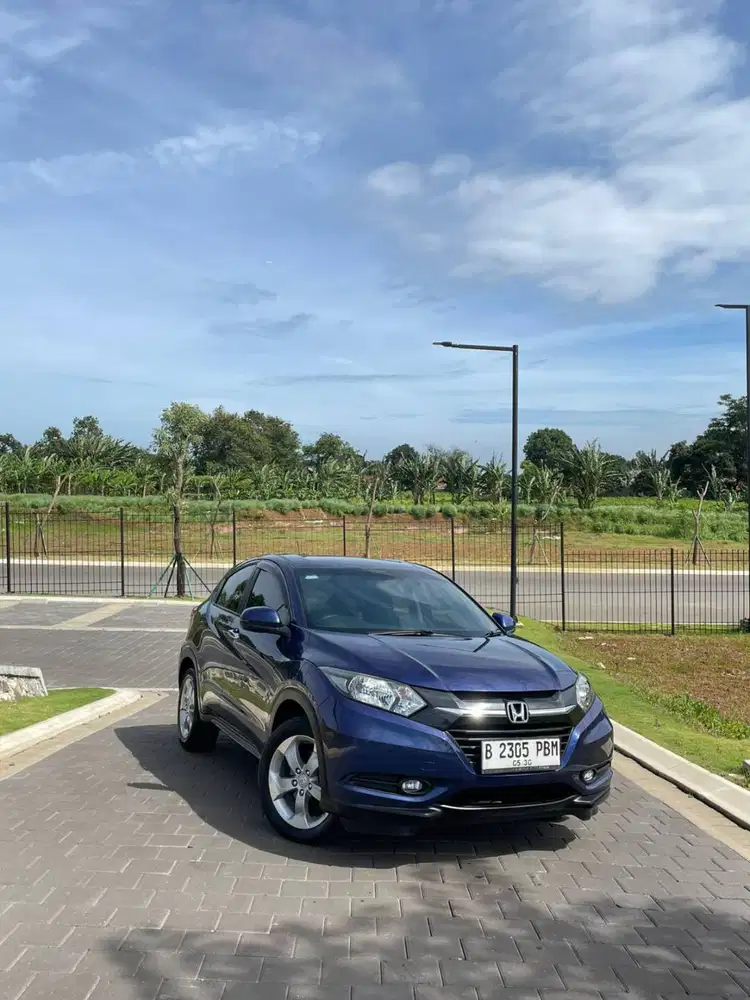 Honda HRV E CVT 2015 LOW KM Morpho Blue HARGA CASH Pribadi