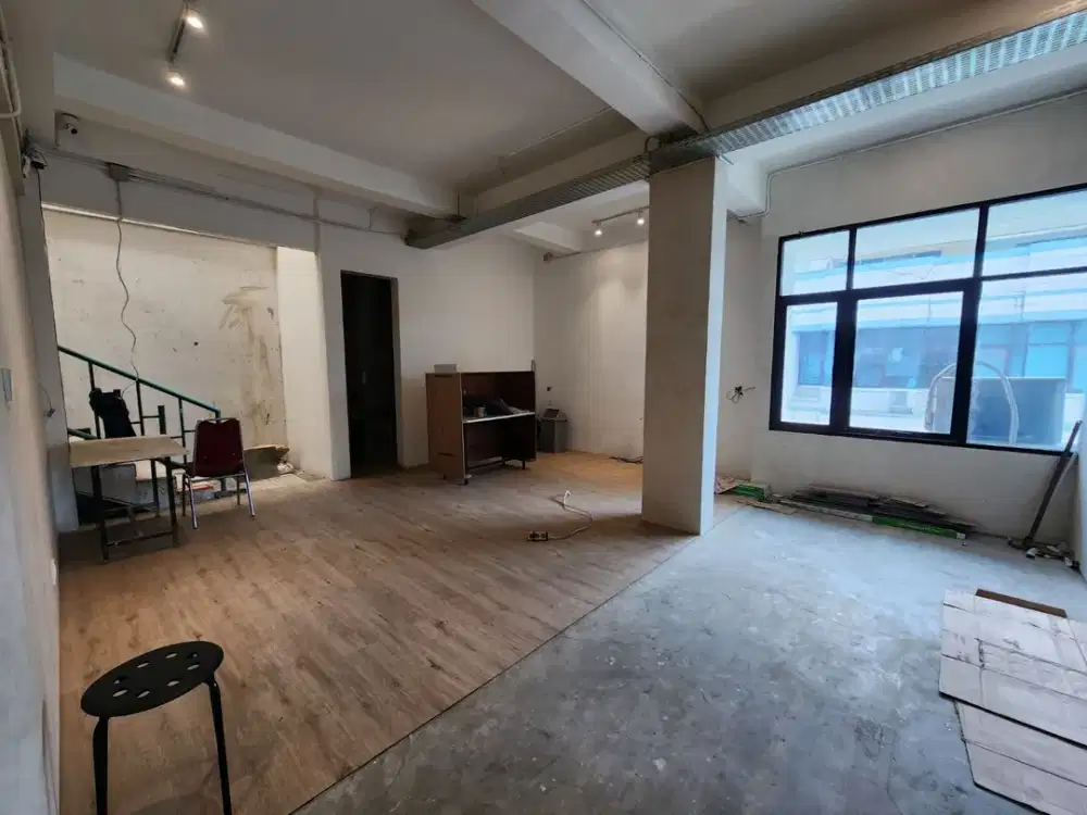 Dijual Ruko 3,5 Lantai di Kebon Jati Pasir Kaliki, Pusat Kota Bandung