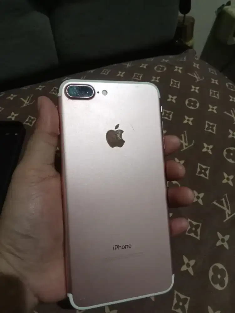 Jual iphone 7+ 128