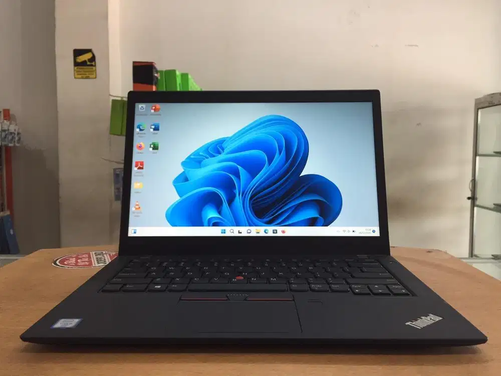 Lenovo ThinkPad T470S Core i5 Ram 8GB SSD 256GB Touchscren Slim Mulus