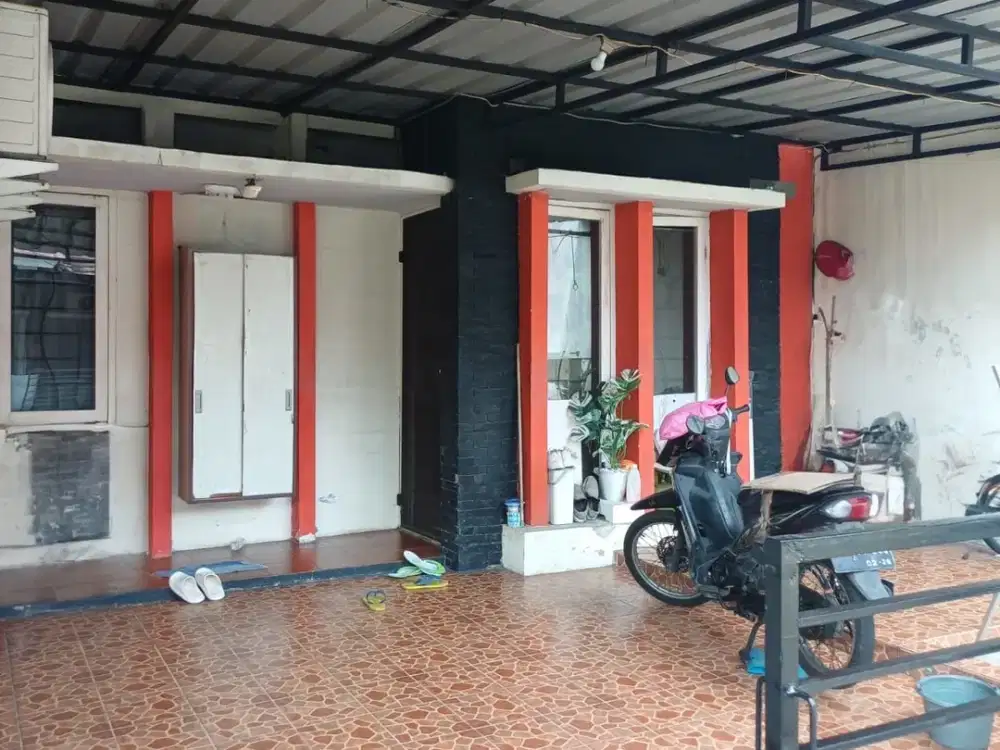 Rumah  dekat Sekolah Binus International BSD,  dan Plaza BSD