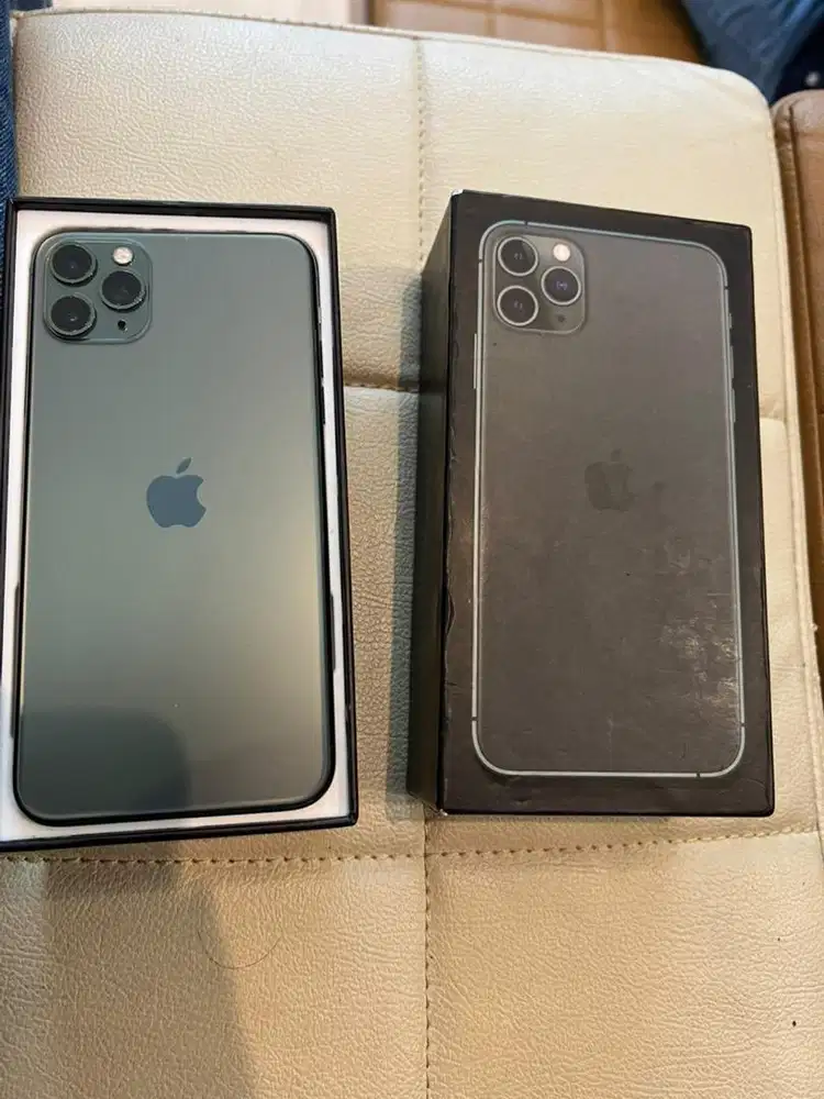 iphone 11 pro max 256gb semestinya baru