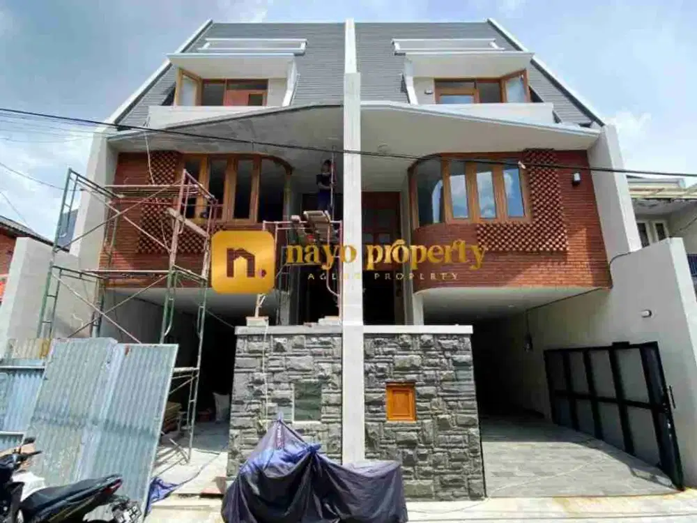 Rumah Mewah Baru Siap Huni Dalam Komplek Strategis di Rawamangun Jakarta Timur