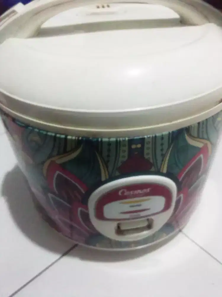 Dijual rice cooker merk cosmos mulus seperti baru normal semua fungsi