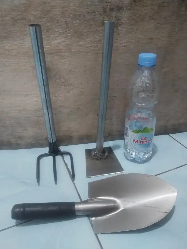 tiga alat kebun 35k pas — lok dekat pasar serdang kemayoran