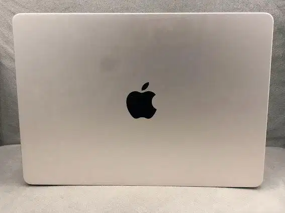 Macbook Air 2022 RAM 16 GB/256 GB