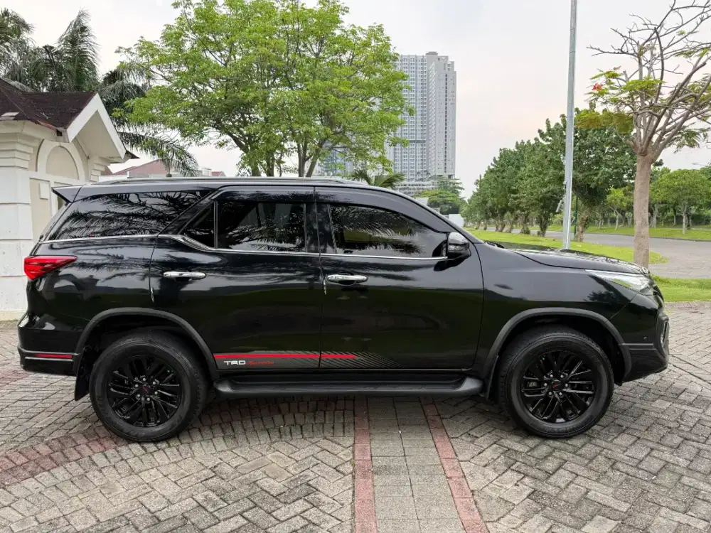 FORTUNER VRZ TRD MATIC 2020 KM LOW