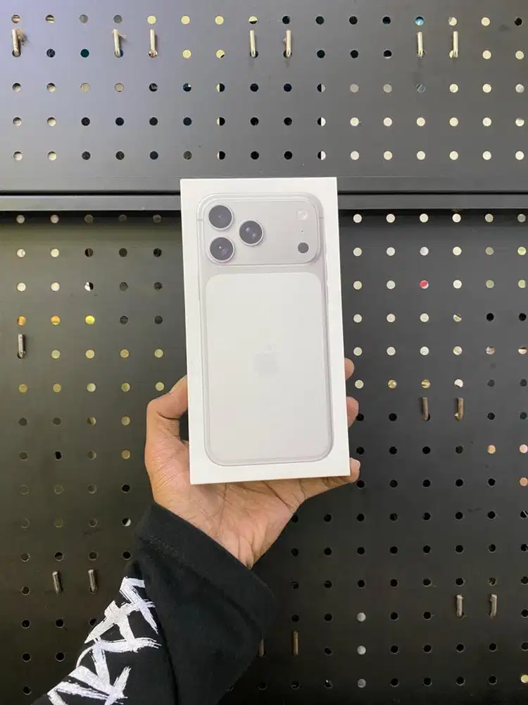 iPhone 17 Pro Max 512GB iBox Warna silver