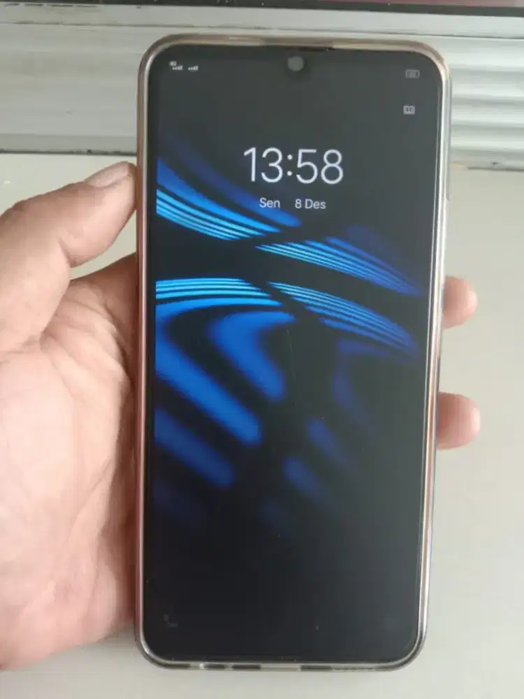 vivo y19 ram 6+2 internal 128 original