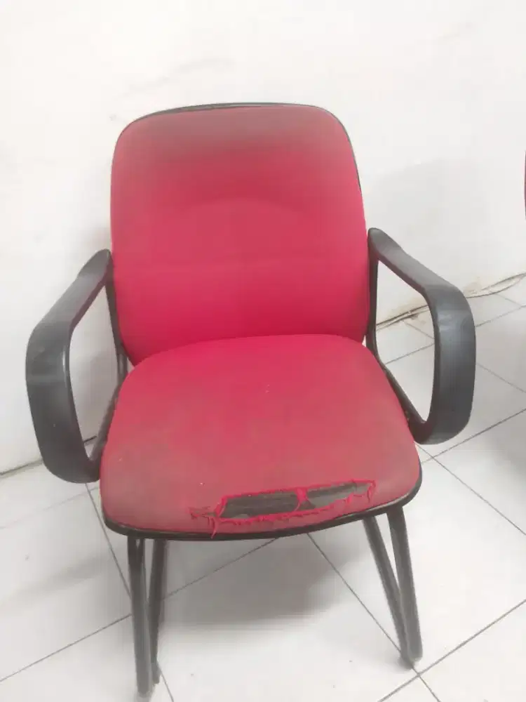 Kursi kantor nyaman dan murah