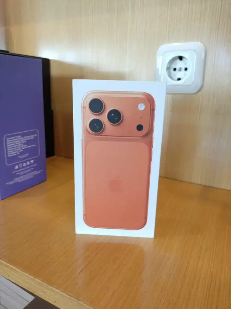 Iphone 17 pro 256 cosmic orange
