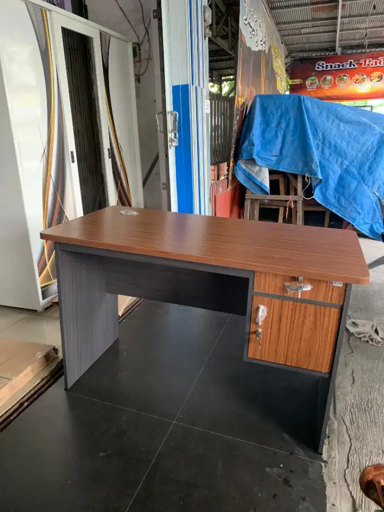 Vino mt 121 meja kantor