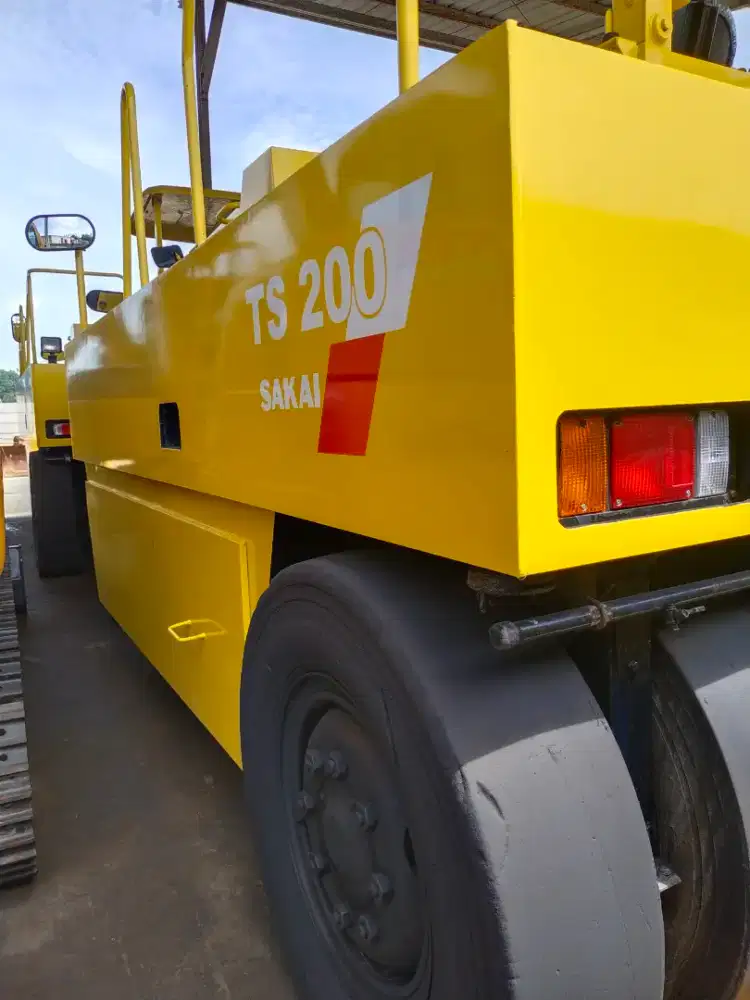 Tire Roller Sakai TS200