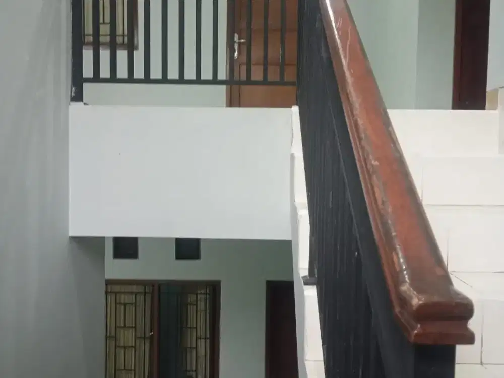 Rumah Hoek Bagus 2 lantai dlm Cluter di dekat Borma Margahayu RAYA
