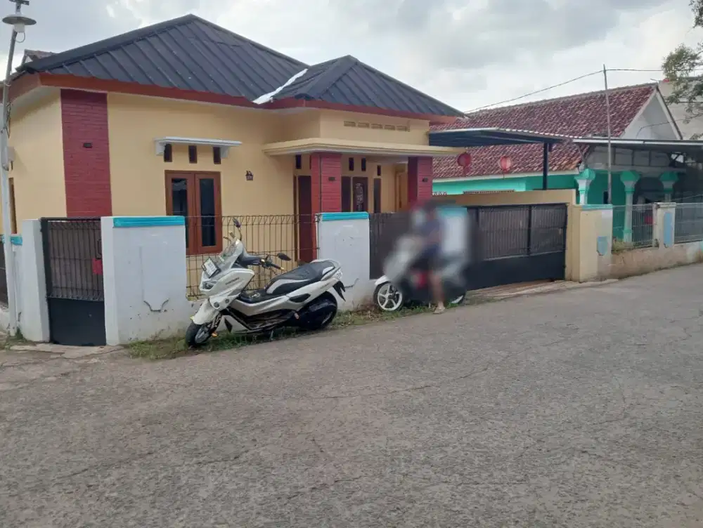 DIJUAL RUMAH BARU RENOV PINGGIR JALAN UTAMA