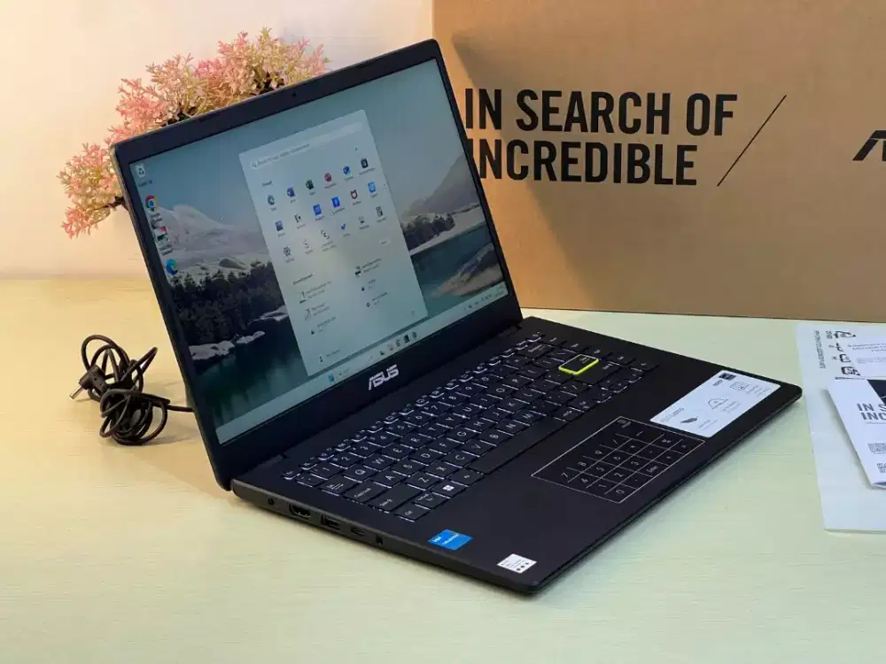 Asus E410KA fullset mulus no minus siap pakai garansi