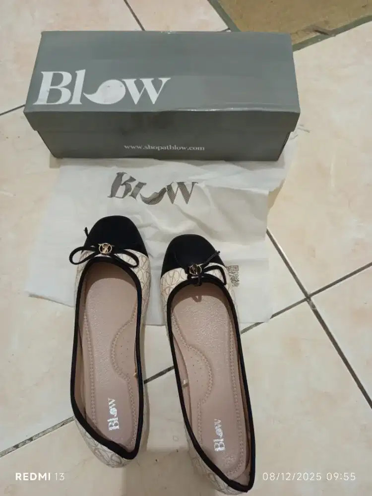 Sepatu wanita blow