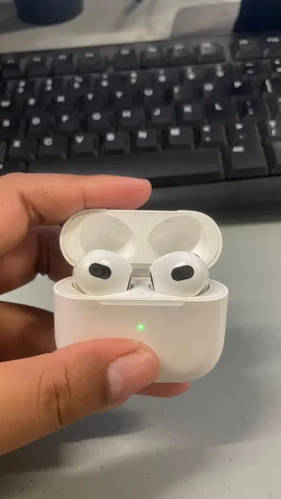 Airpods gen 3 second