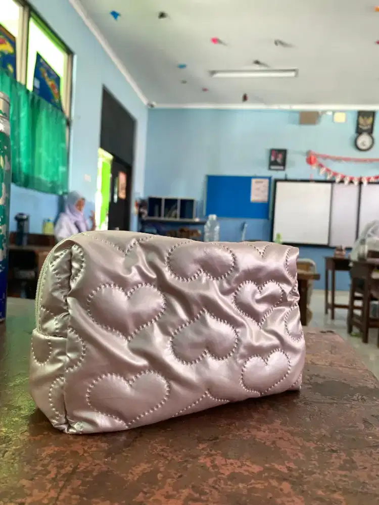 Pouch Kosmetik Motif Hati – Pink Glossy